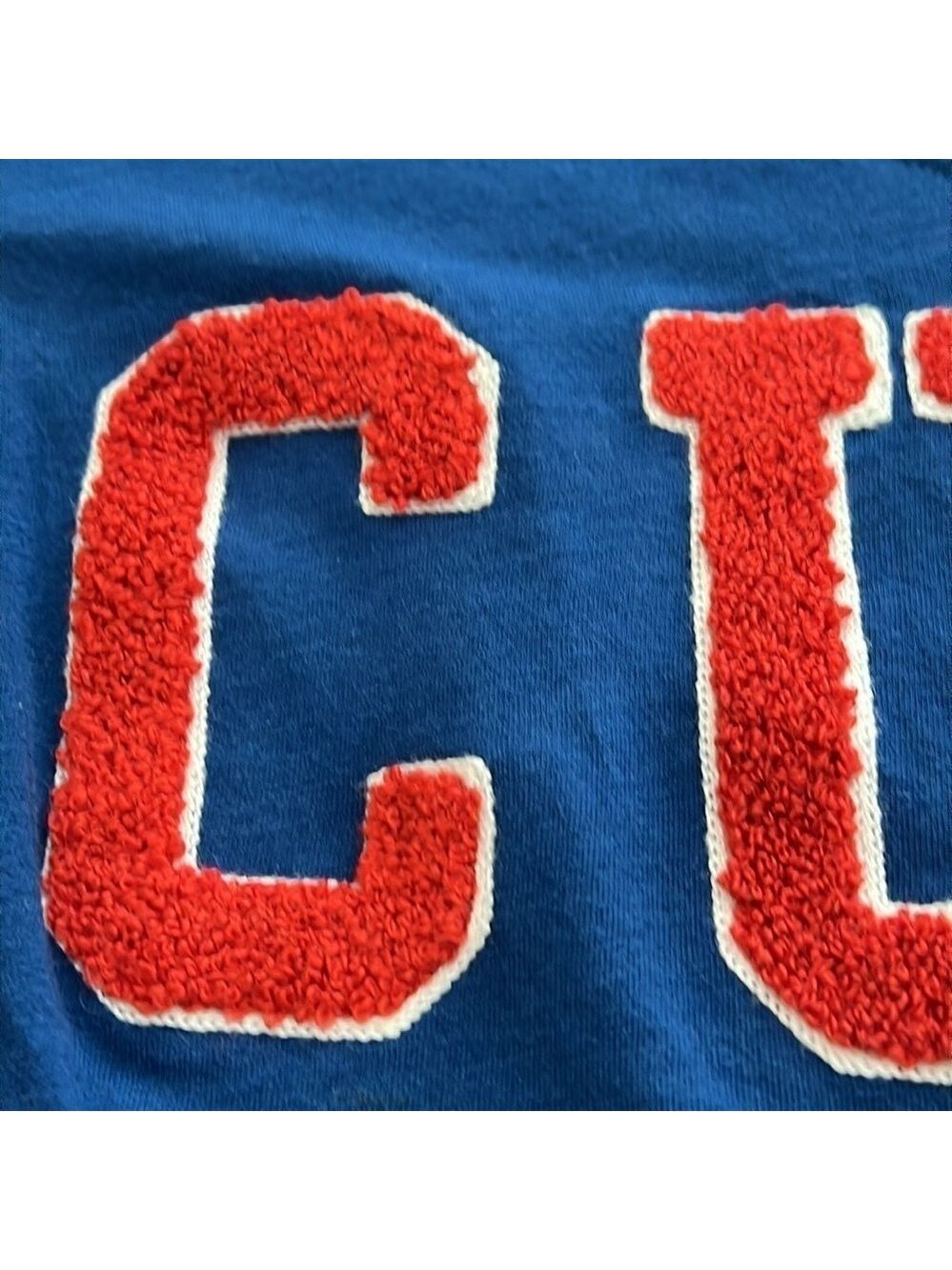 CHICAGO CUBS fan shirt. V-neck. Size medium. Excellent condition - Picture 5 of 8